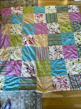 Anthropologie inspired lightweight quilt , twin, dorm quilt
